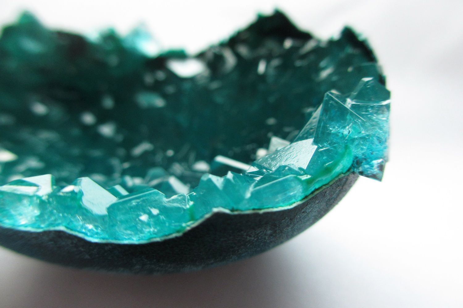 How to make crystal egg geodes (or diamonds in a lid) Magical Daydream